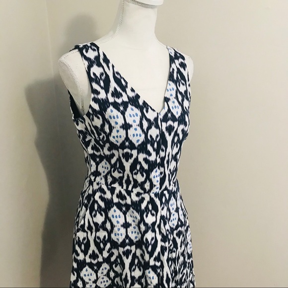 GAP Linen Ikat Dress - Picture 2 of 4